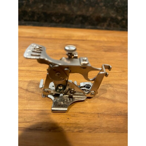 Singer Featherweight Ruffler Gathering Attachment Foot - Picture 7 of 8